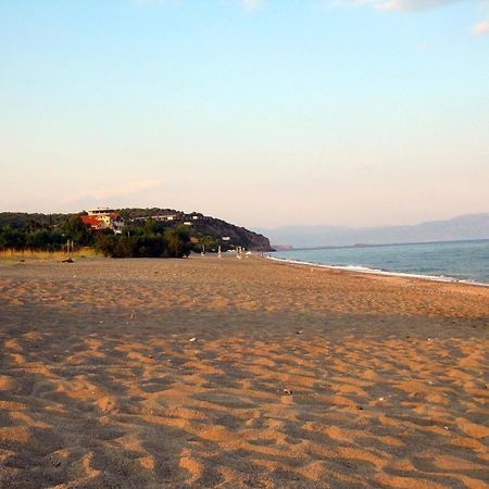 Aktaion Resort Gythio Bagian luar foto