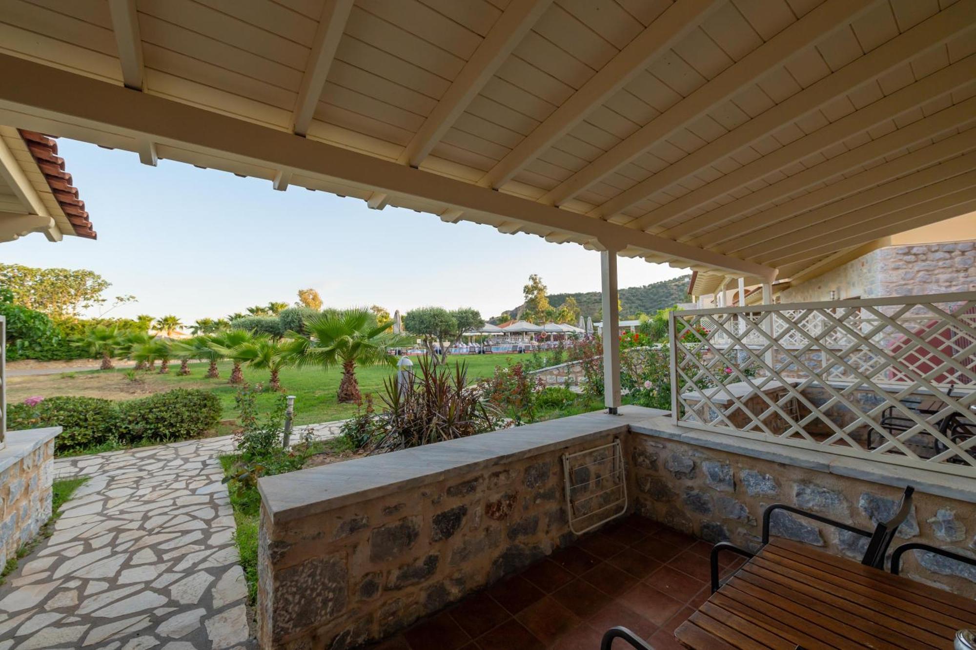 Aktaion Resort Gythio Bagian luar foto